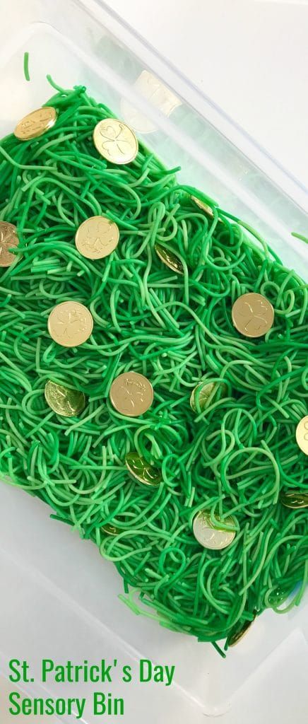 Pasta Necklace, Toddler Sensory Bins, Table For Kids, March Crafts, St Patricks Crafts, St. Patrick's Day Crafts, St Patricks Day Crafts For Kids, March Activities, San Patrick