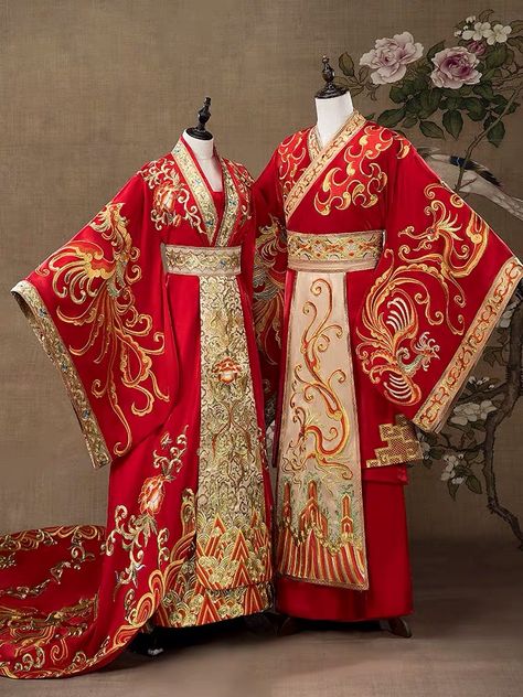 Moda China, Chinese Wedding Dress Traditional, Baju Kahwin, Traditional Chinese Clothing, Traditional Asian Dress, Traditional Chinese Wedding, China Culture, Chinese Traditional Dress, China Clothes