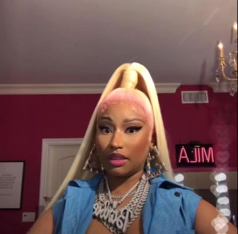 Stan Twitter: Nicki Minaj looking side to side [Video] | Instagram funny videos, Nicki minaj photos, Instagram funny Nicki Minaj Wallpaper, Facebook Mom, Nicki Minaj Barbie, Nicki Minaj Photos, Nicki Minaj Pictures, Fotografi Digital, Waffle House, Vines Funny Videos, Funny Video Clips