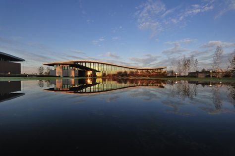 Jack Nicklaus Golf Club by Yazdani Studio of Cannon Design - South Korea Clubhouse Design, Golf Clubhouse, Korea Południowa, Zinc Roof, Best Golf Clubs, Jack Nicklaus, Golf Resort, Heathrow, Higher Design