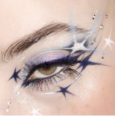 Moon Inspired Makeup, Makeup Looks Euphoria, Frankie Stein Aesthetic, Mystical Makeup, Vampire Bride, Funky Makeup, Mekap Mata, Cute Eye Makeup, Frankie Stein