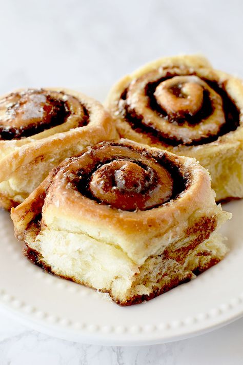 Easy homemade recipe for fluffy cinnamon rolls that are so good you'd never know they are dairy free! #thetasteofkosher #cinnamonrolls #cinnabon #dairyfree #dairyfreedesserts #dairyfreerecipes #cinnamon #sweetrolls #dessert #desserts #breakfast #sweet One Bowl Desserts, Easy Dairy Free Recipes, Dairy Free Chocolate Frosting, Dairy Free Cinnamon Rolls, Bowl Desserts, Dairy Free Thanksgiving, Dairy Free Bread, Easy Cinnamon Rolls, Cinnamon Roll Icing