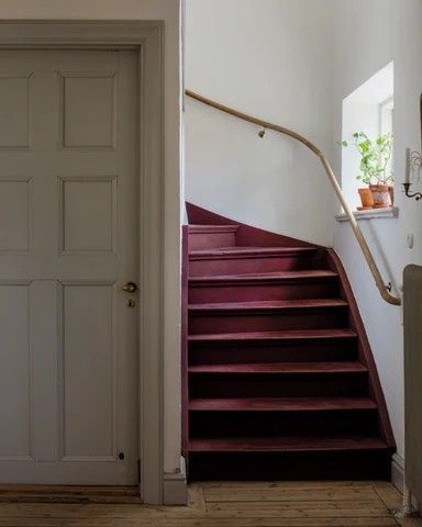 Coloured Stairs, Purple Stairs, Color Stairs, Colorful Stairs, Pink Stairs, Red Staircase, Red Stairs, Stairs Colours, Basement Inspiration