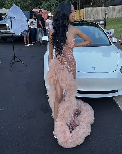 Fur Prom Dress, Homecoming Black Women, Hood Prom, Senior Breakfast, Diamond Prom Dresses, 8th Grade Prom Dresses, Green Mermaid Prom Dress, Homecoming Dresses Black Women, Pretty Homecoming Dresses