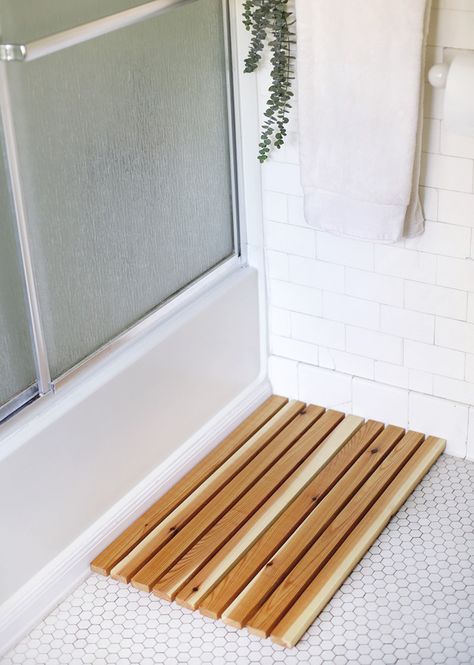 How to: Make a DIY Wooden Slat Bath Mat | Man Made DIY | Crafts for Men | Keywords: cedar, mat, bathroom, diy Cedar Bath Mat, Wooden Mat, Wooden Bathmat, Bathtub Shelf, Shower Floors, Farmhouse Bathroom Decor Ideas, Wooden Bath, Diy Carpet, Farmhouse Bathroom Decor