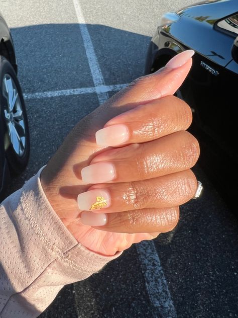 Nails Acrylic Neutral, Acrylic Nails Square Short, Pumpkin Nails Acrylic, Nails Gold Accent, Square Short Acrylic Nails, Fall Nails Gold, Neutral Acrylic Nails, Neutral Fall Nails, Nails Square Short