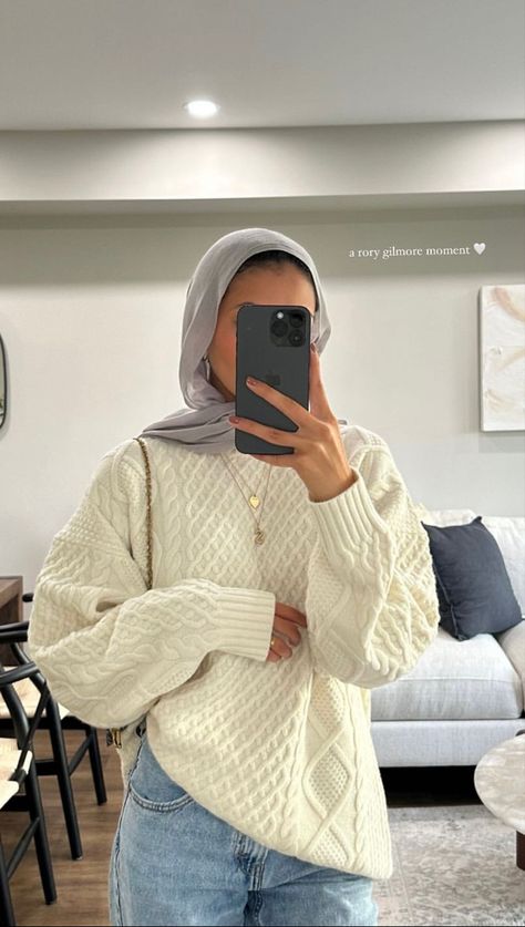 Cute Fall Hijabi Outfits, Hijabi Knitwear Outfit, Modest Outfits For Hijabis, Mosque Outfit Ideas, Hijabi Fall Outfits Aesthetic, Style Sweater Hijab, Hijabi Clean Girl Aesthetic, Fall Fits Hijabi, Hijabi Sweater Outfit