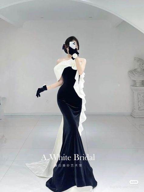 Black & White Elegant Dress, Music On Spotify, Gowns Dresses Elegant, Gaun Fashion, 파티 드레스, Classy Prom Dresses, Fashion Illustration Dresses, Prom Dress Inspiration, Pretty Prom Dresses