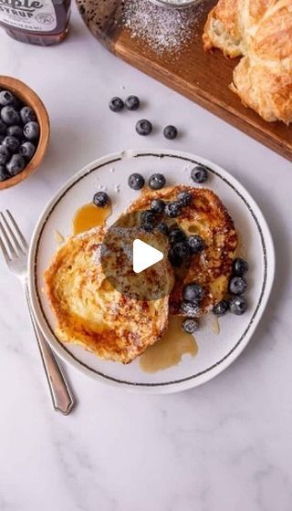 Jess Smith on Instagram: "Make it with croissants. 👇 Recipe right here👇

Croissant French Toast

4 croissants, preferably a day old
4 large eggs
1 cup milk (any type)
1 Tbsp sugar
2 tsp vanilla extract
1/4 teaspoon kosher salt
butter, for greasing the pan
toppings like powdered sugar, syrup, fresh berries, etc.

Slice open the croissants.
In a large bowl, whisk the eggs until frothy. Add milk, sugar, vanilla, and salt and whisk until combined.
Dunk the croissant halves in the egg mixture, turning to coat. 
Heat a griddle or large nonstick pan to low-medium heat.
When the griddle is hot, grease the surface generously with butter.
Working with one croissant at a time, remove it from the custard, letting excess drip off. Cook the croissants on both sides until golden brown, pressing down ge Mountain Breakfast, Christmas Morning Recipes, Croissants Recipe, Morning Recipes, Croissant French Toast, Pie Crust Recipe Easy, Thanksgiving Breakfast, Sugar Syrup, Pie Crust Recipes