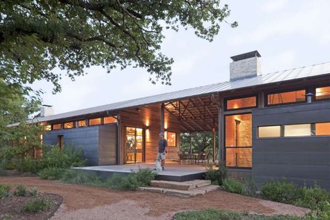 AIA honors local architectural firms Modern Dog Trot House, Modern Dogtrot House, Dog Trot House Plans, Dog Trot House, Lake Flato, Southern Architecture, Shotgun House, Casa Container, Plans Modern