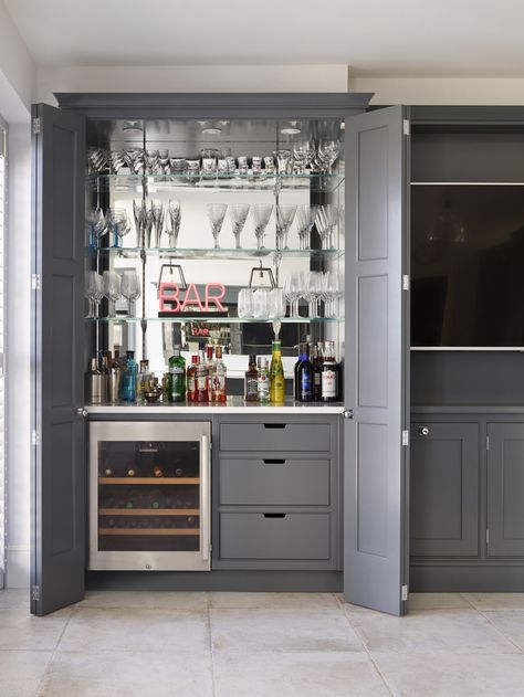 Hidden Bar Cabinet, Luxury Bar Design, Moore Kitchen, Home Bar Ideas, Top Kitchen Trends, Home Bar Cabinet, Home Bar Rooms, Bar Exterior, Home Cocktail Bar