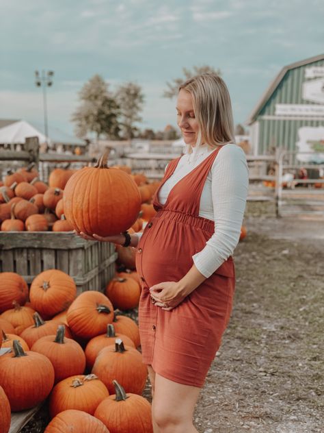 Pumpkin Patch Bump Pictures, Fall Bump Pictures, Fall Pumpkin Maternity Photos, Pumpkin Patch Photoshoot Maternity, Pregnant Pumpkin Patch Photos, Maternity Photo Shoot Ideas Pumpkin Patch, Maternity Shoot Pumpkin Patch, Maternity Photography Pumpkin Patch, Pumpkin Maternity Photoshoot