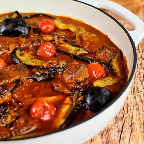 Khoresh Bademjan, Persian Eggplant, Persian Food Iranian Cuisine, Roasted Eggplant Recipes, Eggplant Stew, Cooking Eggplant, Iranian Recipes, Iranian Cuisine, Middle East Recipes