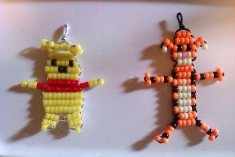 super cute Winnie the Pooh Bead Buddies Bead Buddies Patterns, Bead Buddy Patterns, Pony Bead Animals Patterns, Bead Pets Pattern, Bead Animals Patterns Easy, Bead Animals Patterns, Bead Characters, Beaded Keychains Patterns, Bead Pets