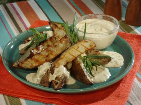 Get Grilled Steak Fries with Malt Vinegar Aioli Recipe from Food Network Malt Vinegar, Bobby Flay Recipes, Aioli Recipe, Steak Frites, Bbq Sides, Bobby Flay, Steak Fries, How To Grill Steak, Grilled Steak