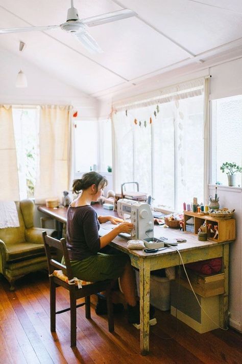 Sewing Studio In Living Room, Dining Room Sewing Space, Colorful Sewing Room, Minimalist Sewing Room, Sewing Workspace, Weaving Room, Sewing Office, Sewing Photo, Sewing Pictures