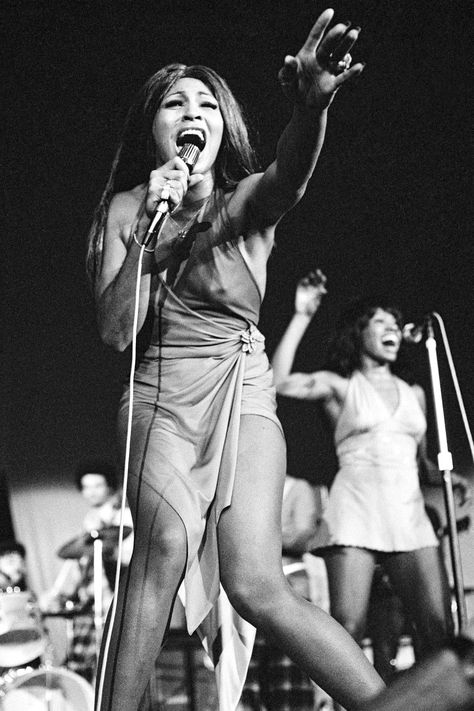 Tina Turner in the early '70's. Tina Turner Proud Mary, Female Rock Stars, Kim Gordon, Beauty Rules, Ike And Tina Turner, Women Of Rock, Florence Welch, Sonic Youth, Vintage Black Glamour