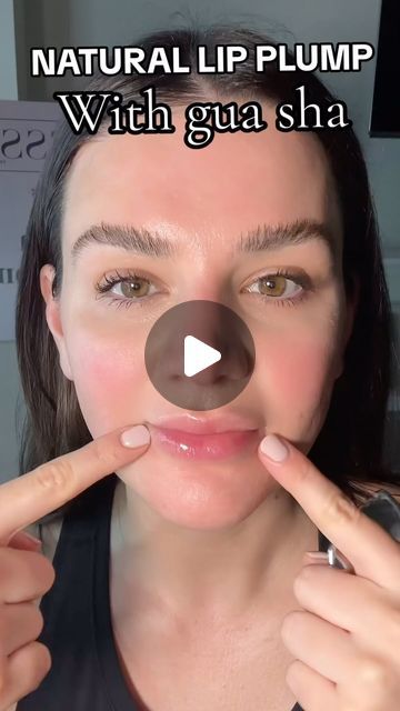 Guasha For Lips, Gua Sha Lip Plump, Gua Sha For Lips, How To Get Bigger Lips, Bigger Lips Naturally, Face Gua Sha, Fuller Lips Naturally, Natural Lip Plumper, Plump Lips Naturally