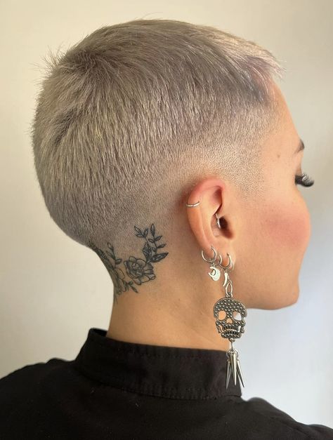 Short Shaved Hair Styles For Women, Buzzcut Fade Women, Platinum Blonde Hair Buzzcut, Bleach Buzzcut Women, Shaved Platinum Blonde Hair, Women’s Buzzed Hair, Female Buzzcut Fade, Faded Buzzcut For Women, Silver Buzz Cut Women