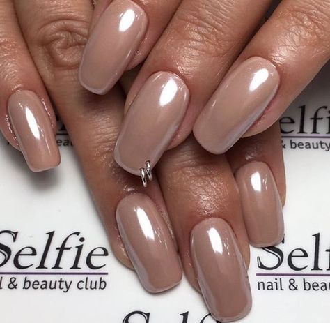 Beige Pearl Nails, Pearl Beige Nails, Chrome Tan Nails, Beige Chrome Nails, Tan Chrome Nails, Nude Chrome Nails, Ongles Beiges, Gold Gel Nails, Taupe Nails