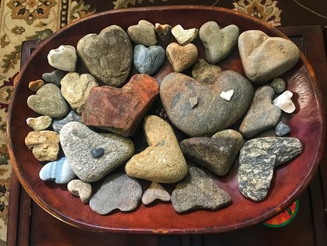 Heart Shaped Rocks, Heart In Nature, Rock Collection, Rock Crafts, Pebble Art, Stone Art, Rock Art, Painted Rocks, Mood Board