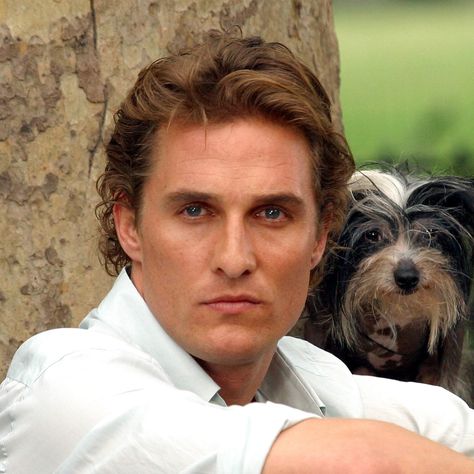 23 WEIRD THINGS YOU DIDN'T KNOW ABOUT MATTHEW MCCONAUGHEY Matthew Mcconaughey Camila Alves, Mathew Maconohay, Matt Mcconaughey, Personal Color, Peyton List, Dazed And Confused, Man And Dog, Weird Things, Country Men