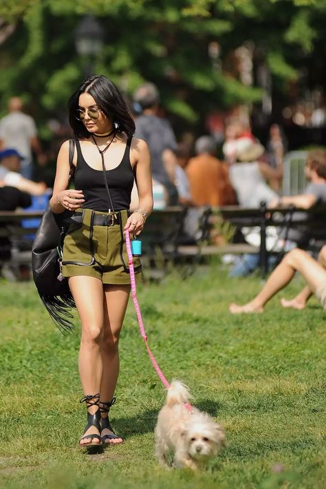 Vanessa Hudgens Taking Her Dog To A Park In New York City May_5 Dog Park Outfit, Vanessa Hudgens Street Style, Vanessa Hudgens Outfits, Vanessa Hudgens Fashion, Estilo Vanessa Hudgens, Court Aesthetic, Vanessa Hudgens Style, Boho Inspo, Park In New York