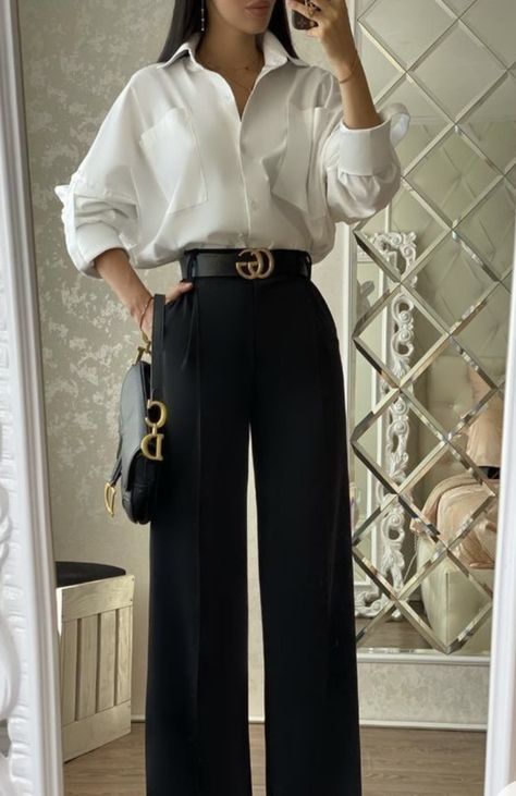 Black Trousers And White Shirt, Business Fits, Formal Fits, Elegantes Outfit Frau, Mode Grunge, Chique Outfits, Populaire Outfits, Everyday Fashion Outfits, Woman Suit Fashion