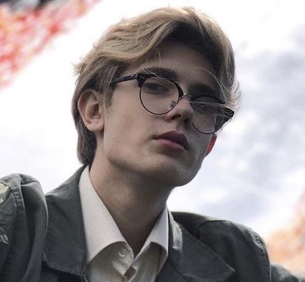 Blonde Guy With Glasses Aesthetic, Blonde Russian Men, Male Hair Reference Photo, Blonde Guy With Glasses, Blonde Boy With Glasses, Cute Guy With Glasses, Cute Nerdy Guys With Glasses, Blonde Boy Face Claim, Man With Glasses