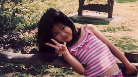 rosé pics on Twitter: "Baby rosé🥺… " Rosé Blackpink Baby Pictures, Rose Baby Pictures, 17 Kpop, Childhood Photos, Rose Park, Pre Debut, Rosé Blackpink, Blackpink Photos, Blackpink Fashion