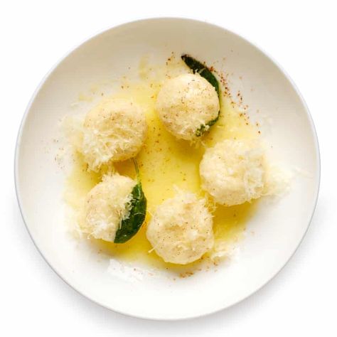 Gnudi Recipe, Making Gnocchi, Gnocchi Recipes, Sauce Tomate, Homemade Pasta, Italian Dishes, Ravioli, Gnocchi, Food Network