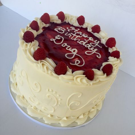 Raspberry Marscarpone Cake Raspberry Cake Design, Simple Raspberry Cake, Birthday Cake Raspberry, Cake Raspberry Decoration, Rasberry Cake Decorating, Raspberry Cake Decoration, Birthday Cake With Raspberries, Raspberry Decoration Cake, Raspberry Decorated Cake