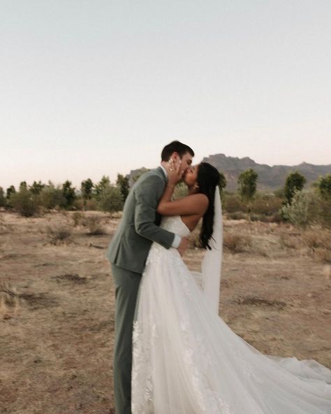 Desert View Weddings (@desertviewweddings) • Instagram photos and videos Desert Wedding Pictures, Desert Wedding, Photography Inspo, Wedding Pictures, Wedding Photos, Wedding Photography, Photo And Video, Instagram Photo, Photography