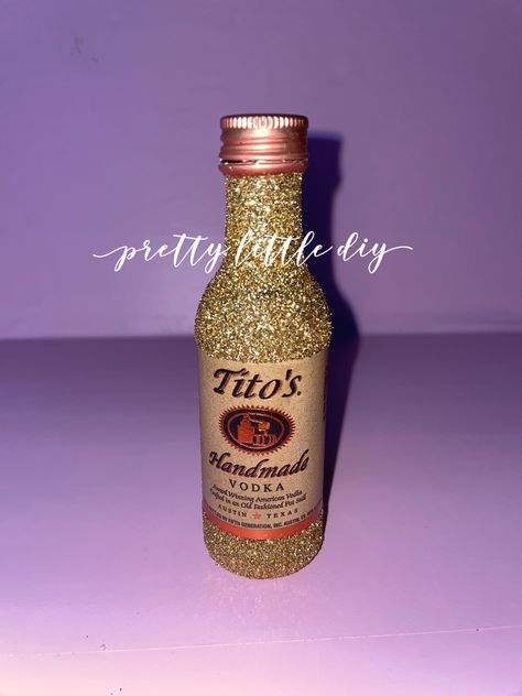 Glitter Titos Bottle Diy, Crown Royal Apple, Bling Bottles, Bling Party, Glitter Bottle, Bottle Diy, Diy Bottle Crafts, Alcohol Bottles, Tito's Vodka Bottle