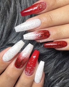 Red Winter Acrylic Nails, Red Festive Nails, Red And White Nails, Red Christmas Nails, Red Acrylic Nails, Ombre Nails Glitter, Winter Nails Acrylic, Christmas Nails Easy, Cute Christmas Nails