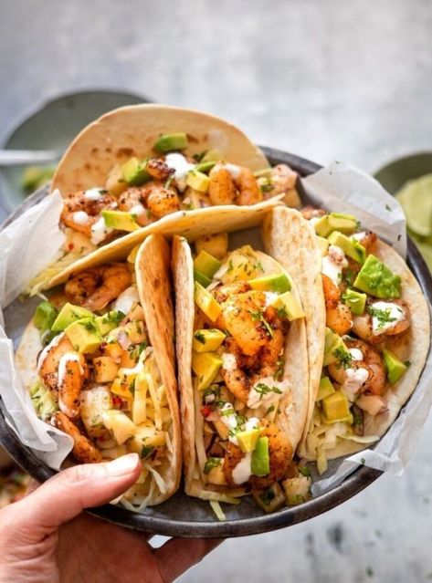 Recipes With Olive Oil, Shrimp Taco Recipe, Shrimp Taco, Tacos Dorados, Shrimp Taco Recipes, Authentic Mexican Recipes, How To Make Guacamole, Juicy Shrimp, Taco Recipe