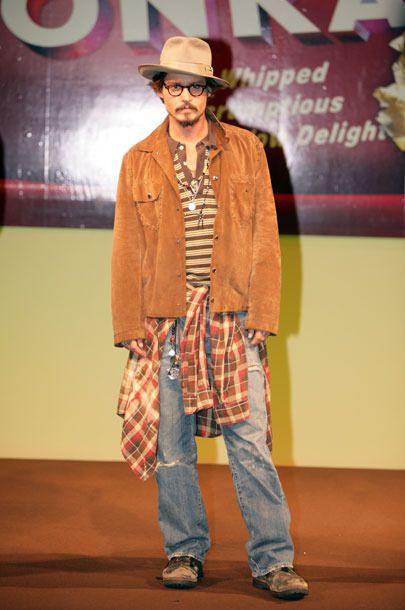 Johnny Depp 2000s, Jonny Depp Style Fashion, Men’s Edgy Outfits, Johnny Depp Modeling, Johnny Depp Outfits, Johnny Depp Fashion, Johnny Depp Suit, Johnny Depp 21 Jump Street Outfits, Johnny Depp Style Clothes