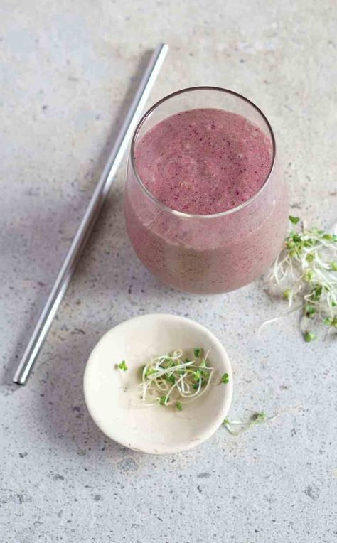 Broccoli Sprout Smoothie - Healing Family Eats Broccoli Sprouts Recipes, Beets Smoothie Recipes, How To Make Broccoli, Aip Desserts, Inflammatory Recipes, Broccoli Sprouts, Gaps Diet, Aip Paleo, Sprout Recipes