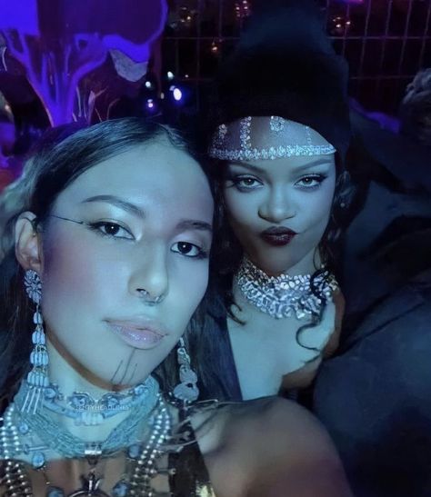 Quannah Chasinghorse & Rihanna at the Met Gala 2021 Quannah Chasinghorse, Bad Gyal, Girls Run The World, Rihanna Style, The Met Gala, Jacob Black, Beauty Icons, After Party, Women Lace