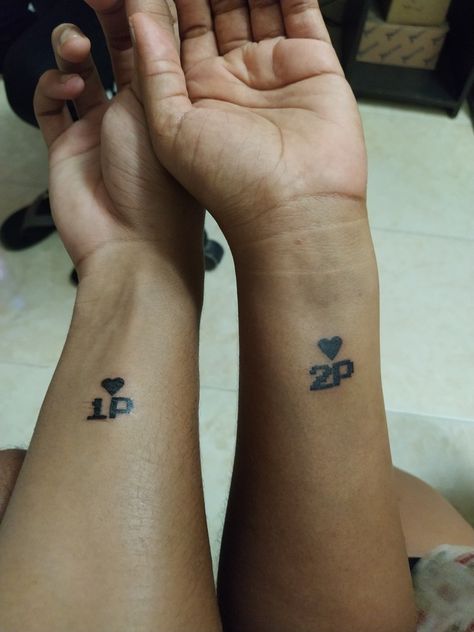 tatuaje de parejas player 1 y player 2 Gaming Couple Tattoos, Matching Video Game Tattoos, Player 1 Player 2 Tattoo, Video Game Tattoos, Gamer Tattoos, 2 Tattoo, Couples Tattoos, Video Game Tattoo, Tattoo Board