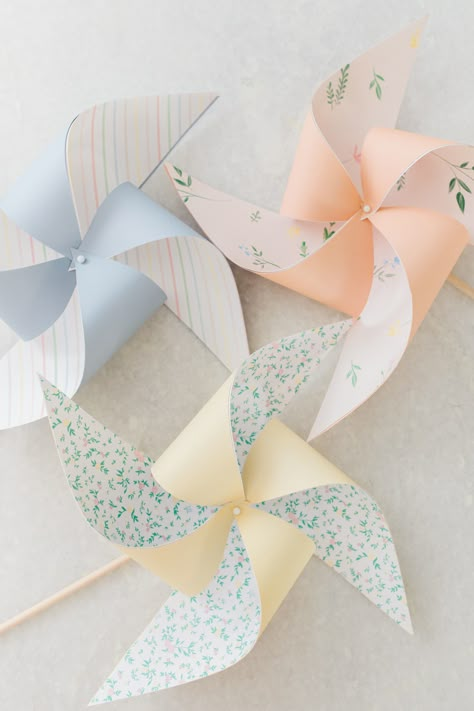 How To Make A Pinwheel, Spring Paper Crafts, Pinwheel Craft, Pinwheel Party, Diy Pinwheel, Monika Hibbs, Hot Dog Bar, 1st Birthday Party Themes, Sensory Bin