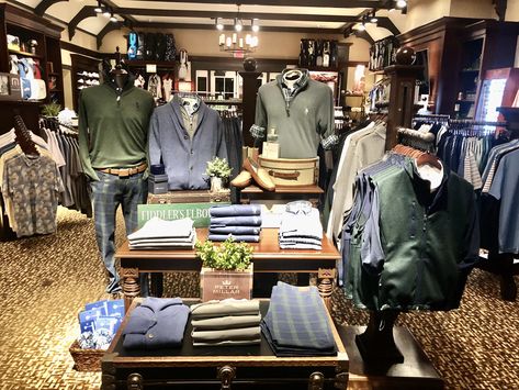 Golf Pro Shop Display Ideas, Golf Pop Up Store, Fishing Display Retail, Golf Merchandising, Golf Shop Displays Visual Merchandising, Golf Display, Shop Merchandising, 19th Hole, School Store