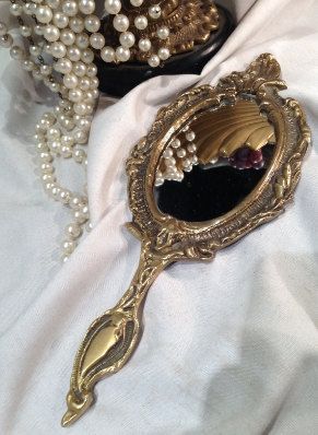 Antique Hand Mirror, Paris Room Decor, Aphrodite Aesthetic, Mirror Oval, Vintage Black Glamour, Handheld Mirror, Brass Antique, Classy Aesthetic, Princess Aesthetic