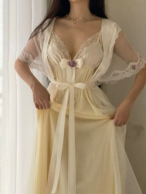 Vintage Night Gown Aesthetic, Silk Night Gown Aesthetic, Sleep Wear Aesthetic, Elegant Nightgown, Gown Aesthetic, Fancy Robes, Night Gown Dress, Night Gowns, Diy Vetement