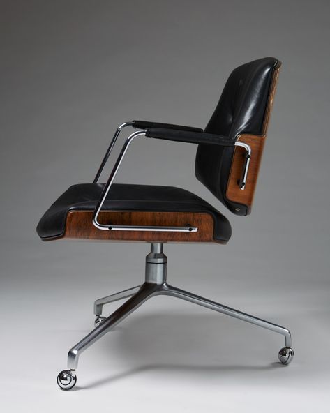 Leather Office Chairs, Home Music Rooms, Vintage Office Chair, Scandinavian Chairs, Studio Chairs, Office Chair Design, Comfortable Office, Modern Office Chair, Lounge Chair Design