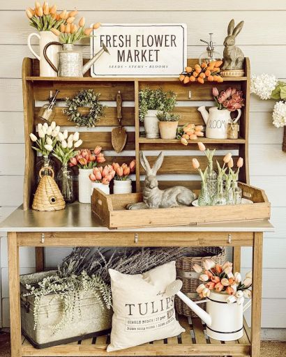 Easter Porch Decor, Fresh Flower Market, Hutch Decor, Home Decor Aesthetic, Spring Summer Decor, Easter Decorations Outdoor, Home Decor Living Room, Spring Easter Decor, Vintage Spring