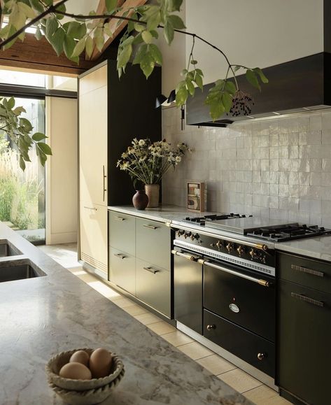 The stunning kitchen at Speargrass House incorporates a Classic Saulieu in Black with Brass trim. Credit:@arentpykestudio Architecture: @sumichchaplinarchitects Builder: RBJ Construction Photo: @smartanson Photo styling: @jackmilenkovic @atelier_lab_ Serious Cookers for Serious Cooks™ #lacanche #lacancheuk #mylacanche #rangecooker Setting Plaster Kitchen, Lacanche Kitchen, Plaster Kitchen, Setting Plaster, Arent Pyke, Resene Colours, Entrance Console, Modern Minimalist Kitchen, Space Lighting