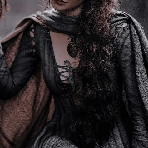 Girl Faceless, Ivar Vikings, Era Victoria, Queen Of Nothing, Medieval Aesthetic, Queen Aesthetic, Royalty Aesthetic, Royal Aesthetic, Fantasy Magic