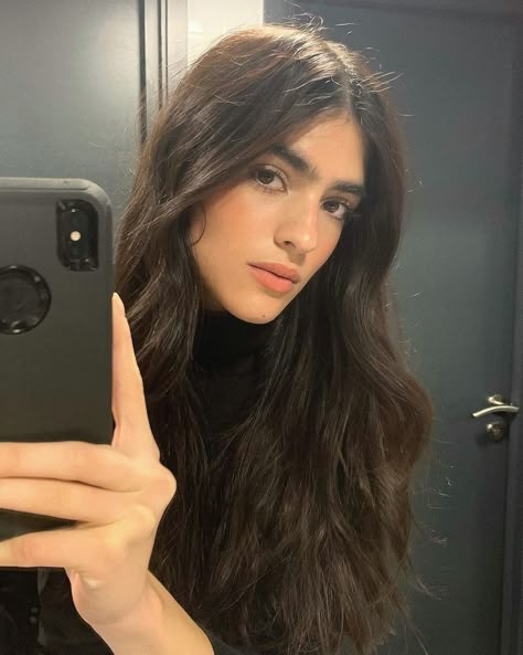 Natalia Castellar, Sultry Makeup, Jude Duarte, Human Faces, Bi Panic, Thick Brows, Instagram Creative Ideas, Hair Dye Colors, Plastic Surgeon