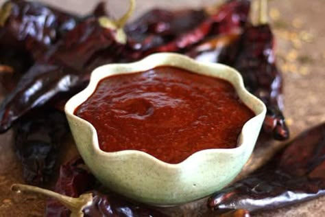 For years, I avoided red sauce with my Mexican foods. I was certain I just didn’t like it. In a pinch, I would use a store-bought red sauce, but I typically stuck with my favorite green chile in place of red. While visiting my sister in New Mexico, she gave me red sauce from her… Sauce For Tamales, Red Chile Sauce Recipe, Red Chili Recipes, New Mexico Red Chile, New Mexico Chili, Mexican Sauces, New Mexico Recipes, New Mexico Food, New Mexican Food